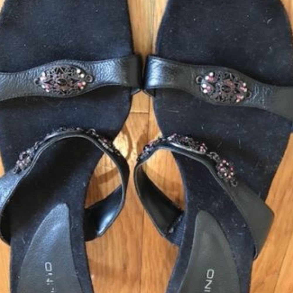 Bandolino black slides pink beads, cuban heel, 10